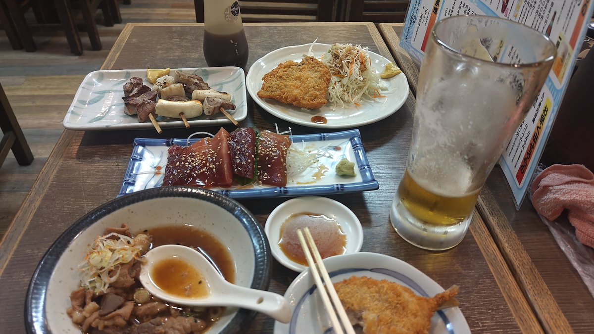 drumburu's tweet photo. ちょっと足伸ばして、お先に！
昼抜かしたとはいえ頼みすぎたかw https://t.co/Nznzj88kV8