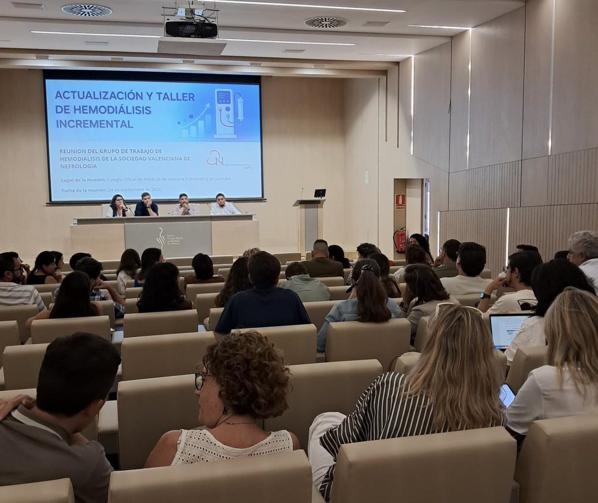 SVNefro's tweet photo. 🔝🔝🔝
Ayer se celebró con gran éxito la Jornada de Actualización y Taller de Hemodiálisis Incremental, organizada por el Grupo de Trabajo de Hemodiálisis de la SOC VALENCIANA DE NEFROLOGÍA 

Una jornada de aprendizaje:
-excelentes ponentes
-actualización de conocimientos
-interesantes debates 
-talleres prácticos 

👏 Gracias a todos los ponentes por compartir su experiencia y conocimiento, y a todos los profesionales que participaron y contribuyeron a generar un espacio de diálogo y aprendizaje.

Una muestra más de la importancia de seguir avanzando juntos en la formación y actualización de la Nefrología.

@SENefrologia @ERAkidney @senjoven @FundacionRenalE @GEMAVsociedad