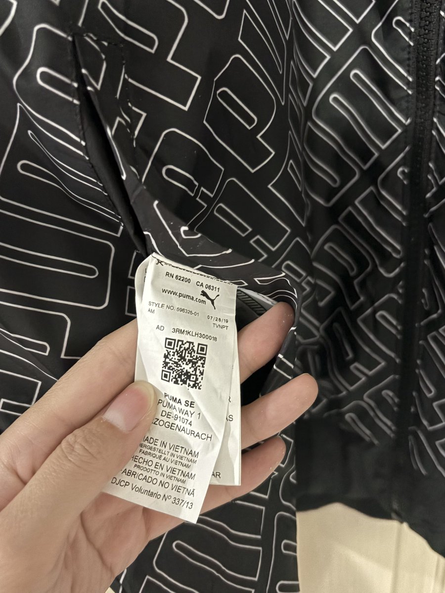 lkhol5's tweet photo. เสื้อ PUMA ใส่ได้ 2 ด้าน
อก 52 ยาว 30
สภาพใหม่กริบ 300 ฿ ส่งฟรีค่า
#ส่งต่อ #ส่งต่อเสื้อผ้า #ส่งต่อเสื้อผ้ามือ2 #ส่งต่อเสื้อผ้ามือสอง #ส่งต่อกระเป๋า #โล้ะตู้
#ส่งต่อcintage #ส่งต่อstylist_shop #ส่งต่อคสอ #ส่งต่อเสื้อผ้ามือสองราคาถูก #newcute #uniqlo #ยูนิโคล่ #vghbkk #bemming https://t.co/NwrYNIvmfz