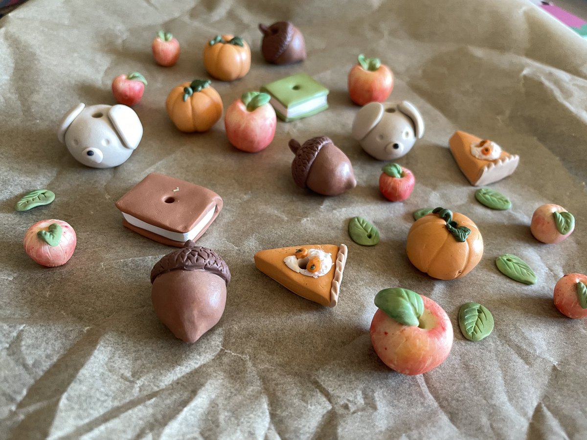 lucilestudio's tweet photo. vive l’automne ! https://t.co/3Raxx61m44