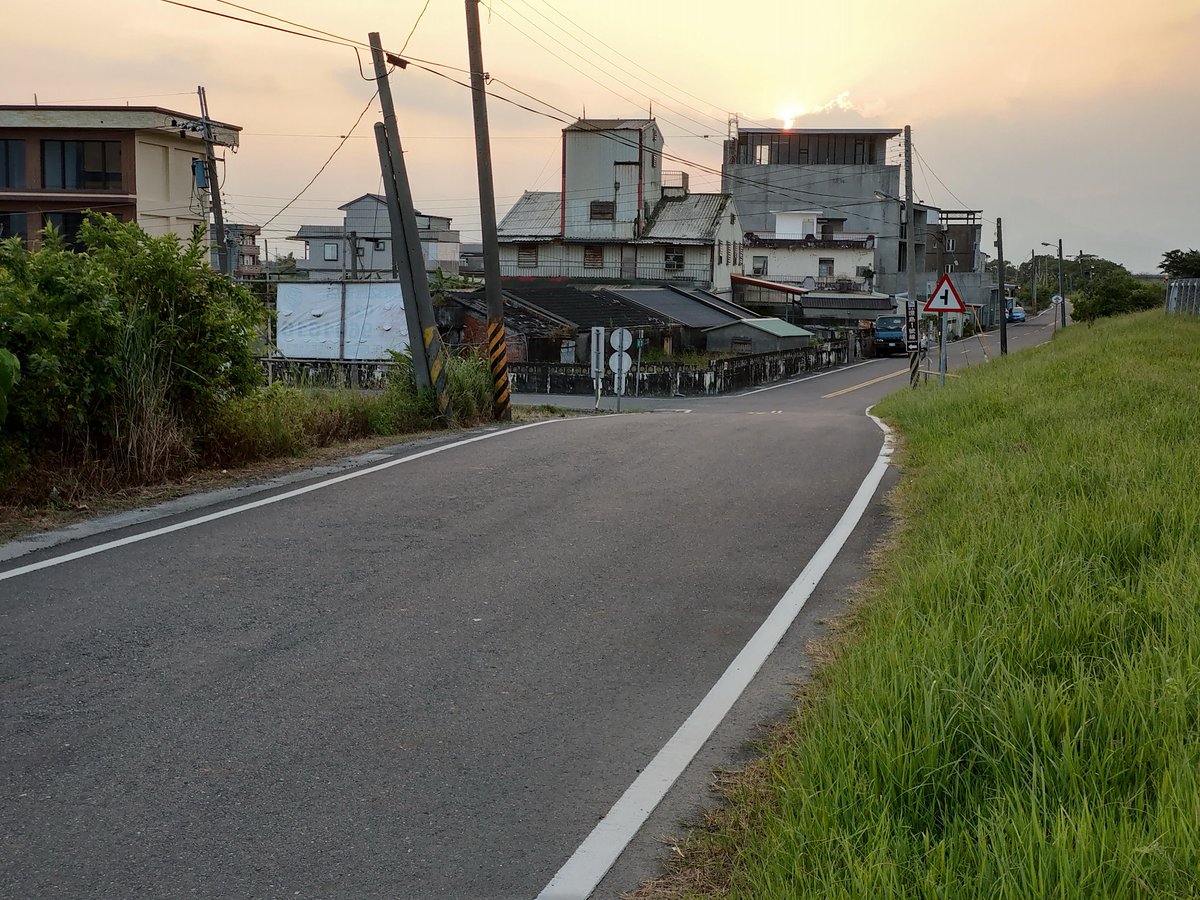 krishna953x's tweet photo. #HTCU12Plus #HTC #HTCPhotography #RuralPhotography #CountryRoad #RuralRoad #RoadPhotography #Countryside #Photography #PhotoWalk #fotografia #fotografie #Photographie https://t.co/yNMADLya33