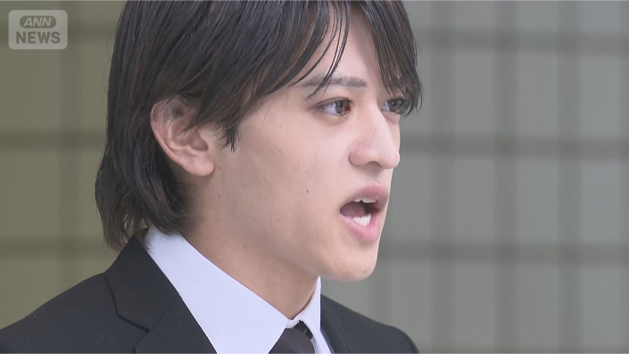 tv_asahi_news's tweet photo. 「この度は大変申し訳ございませんでした」
知人女性を殴るなどしてけがをさせた疑いで逮捕されたアイドルグループ「timelesz（タイムレス）」の猪俣周杜さんが釈放されました。

▼【動画】警察署を出る猪俣さん
https://t.co/wTPJKSvdi9
▼【情報まとめ】
https://t.co/MqfM3h0QEw https://t.co/MS32gvmgaJ