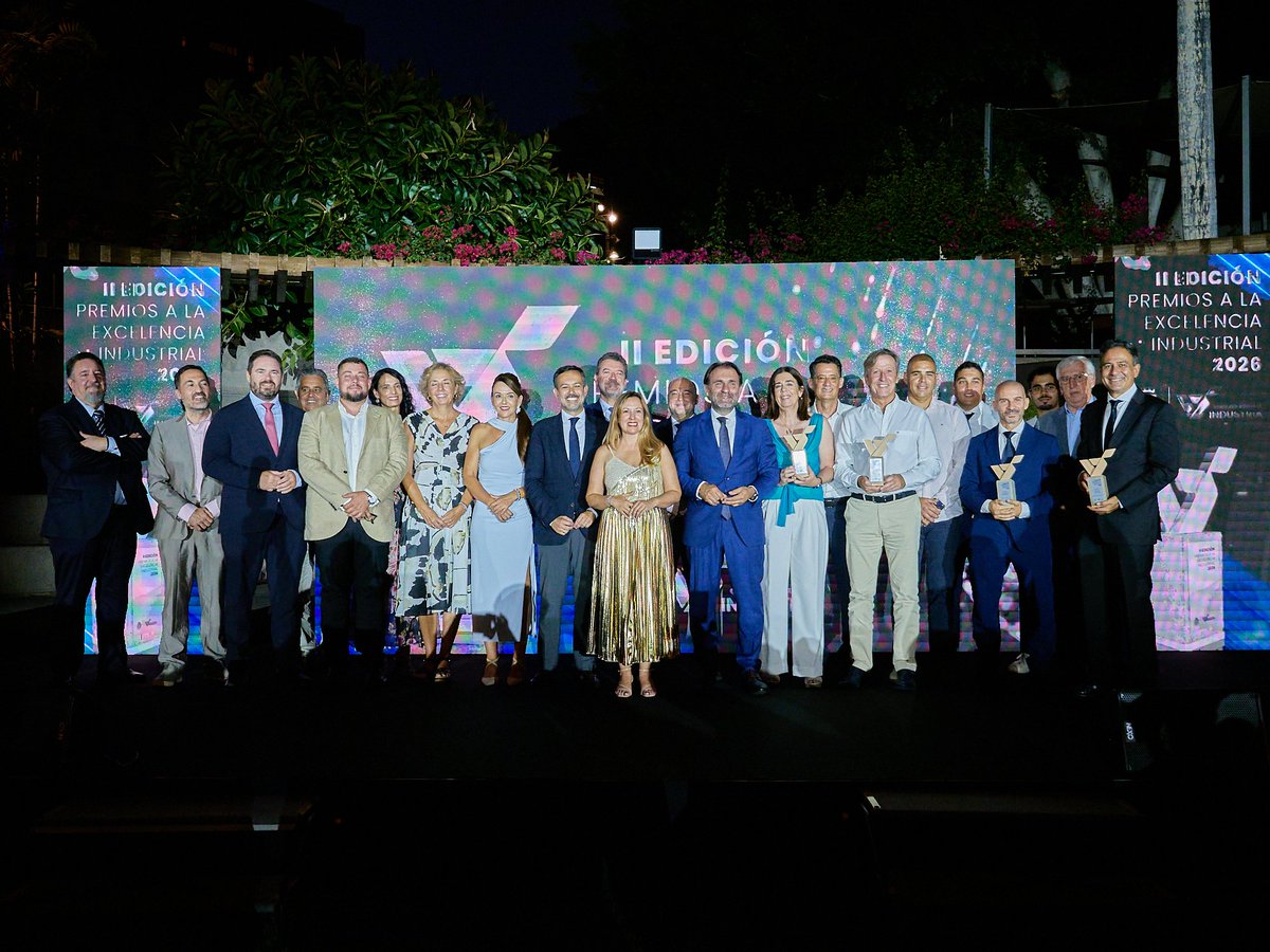 Femete's tweet photo. 🎥 Revive en 2 minutos la II Edición de los Premios a la Excelencia Industrial del @CabildoTenerife @industriatf, con imágenes grabadas por @Acfi_Press. ¡Enhorabuena a quienes fueron galardonados y, especialmente, a las empresas asociadas a @Femete! 👏👏 https://t.co/epVaTKa19w https://t.co/lxxu8osmYd