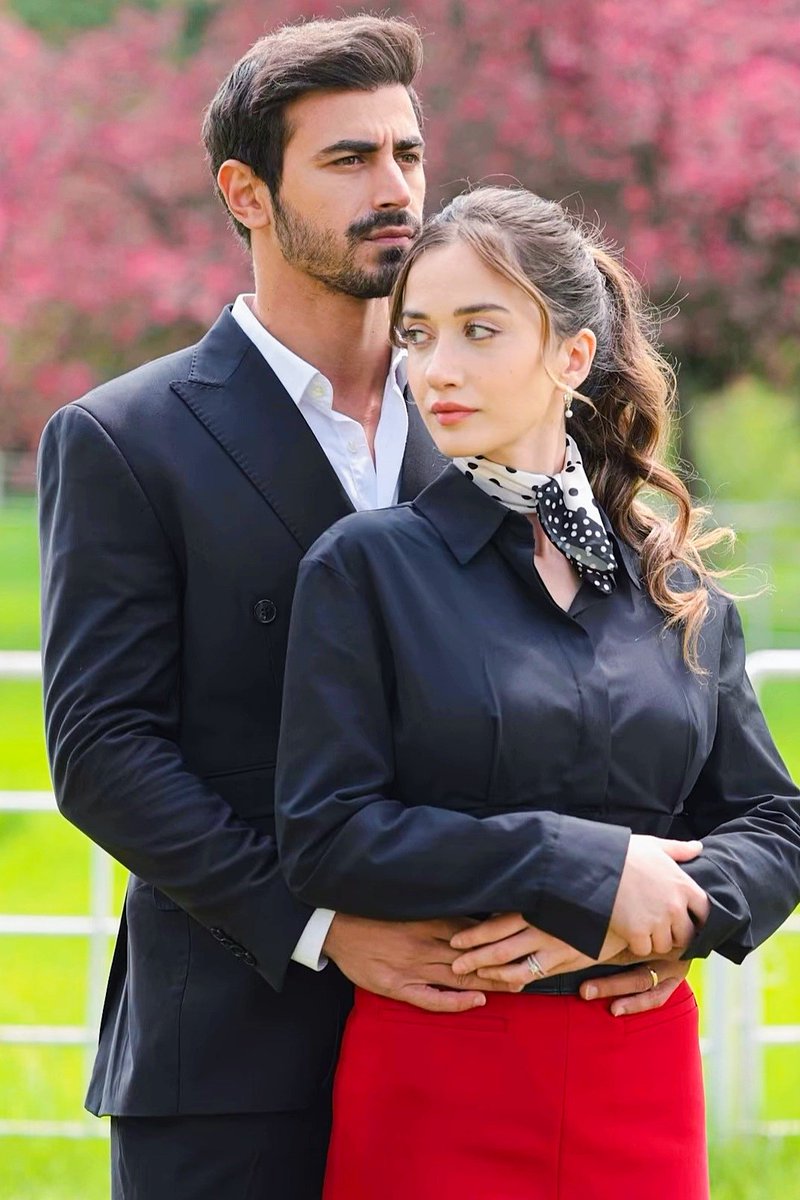 01Alsham's tweet photo. Their chemistry is absolutely flawless! 😭❤️
From their height, beauty, chemistry, innocence, and presence… everything about them is so perfectly balanced, as if they were drawn together in a beautiful painting. 🥹✨🎨
#arafta #EminGünenç #IlsuDemirçi #emsu #merteş https://t.co/mrTzrwSYf0