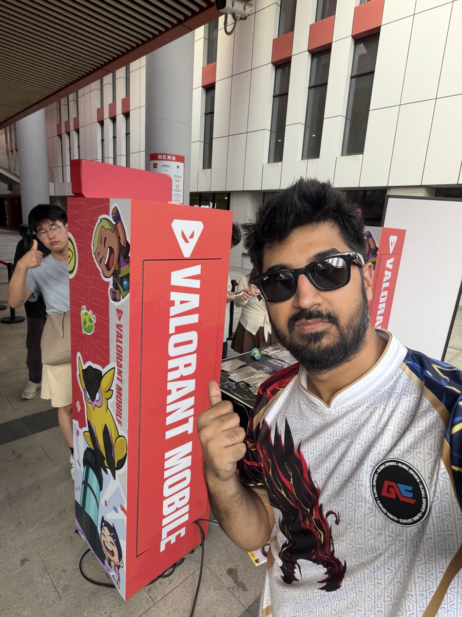 irushi's tweet photo. Hmmm I wonder what everyone has been asking me about the last couple of years 🤣

#VALORANTChampions https://t.co/5YiKsZ78qI