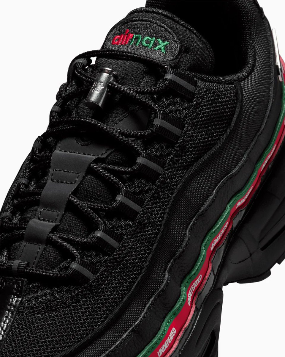 sneaker_sense's tweet photo. ad: Nike Air Max 95 x Undefeated 'Black' in stock at FD - https://t.co/eQNTITEdFw https://t.co/Gfg3sYRMah