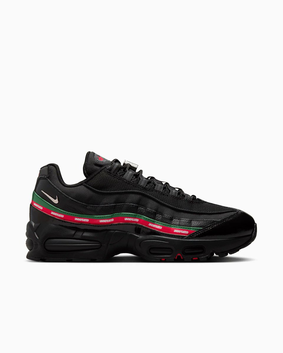 sneaker_sense's tweet photo. ad: Nike Air Max 95 x Undefeated 'Black' in stock at FD - https://t.co/eQNTITEdFw https://t.co/Gfg3sYRMah