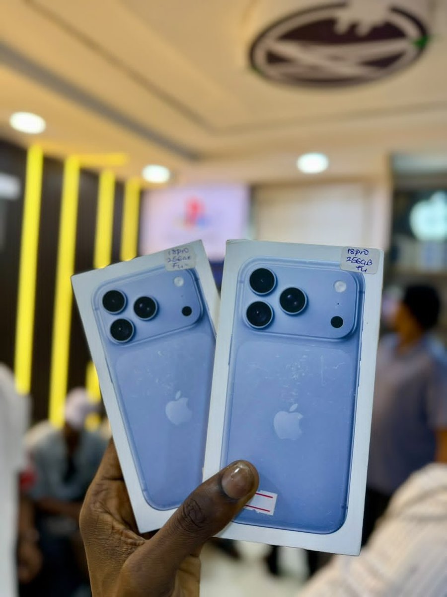 TALLTECHGUUY's tweet photo. *Brand New 18 PRO 256GB ESIM FU || GLACIER X2 || N2,350,000* https://t.co/sWXF8LN9NR