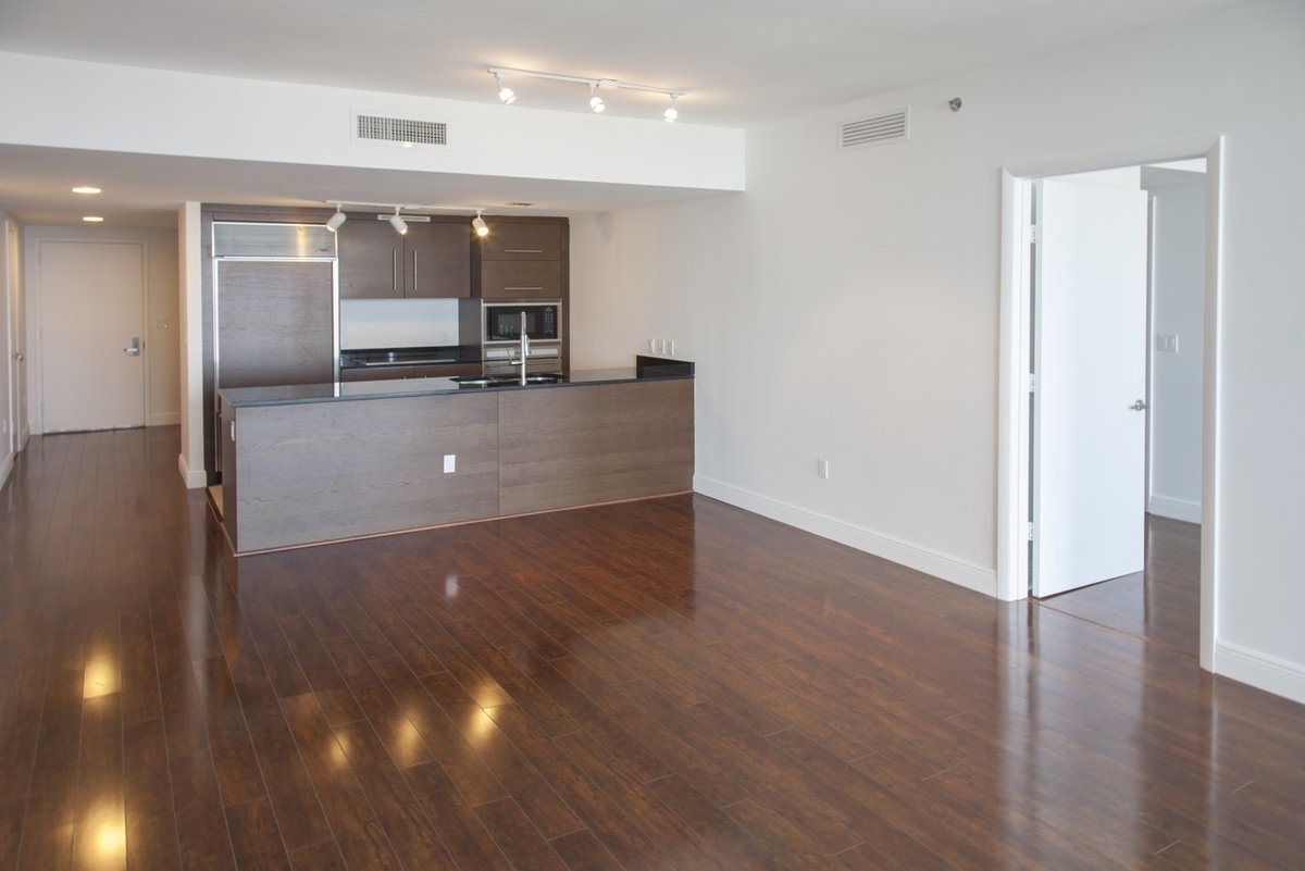 FI_Real_Estate's tweet photo. Under Contract - 475 Brickell Ave #3507 Miami, FL 33131

Last Asking Price Per Month: $4,700
1,290 SQ FT
2 BEDS
2 BATHS

Contact us to inquire about similar properties.

LISTING AGENTS:
JOHN VEREA
📧 jv@fi.realestate
📱 +1.310.733.8183

#firealestate #letsfindyourmiami https://t.co/8Pa5P7kUHX