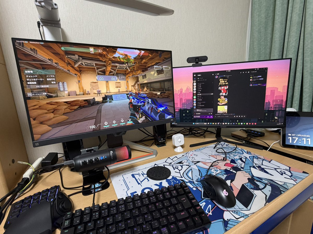 Commatel_dayo's tweet photo. デスク周りを少し新調
･モニターを増やした
･Lazerのキーボードみたいな何かを左に持ってきた
･ついでにアレクサを置いてみた https://t.co/ELCe5u4raI
