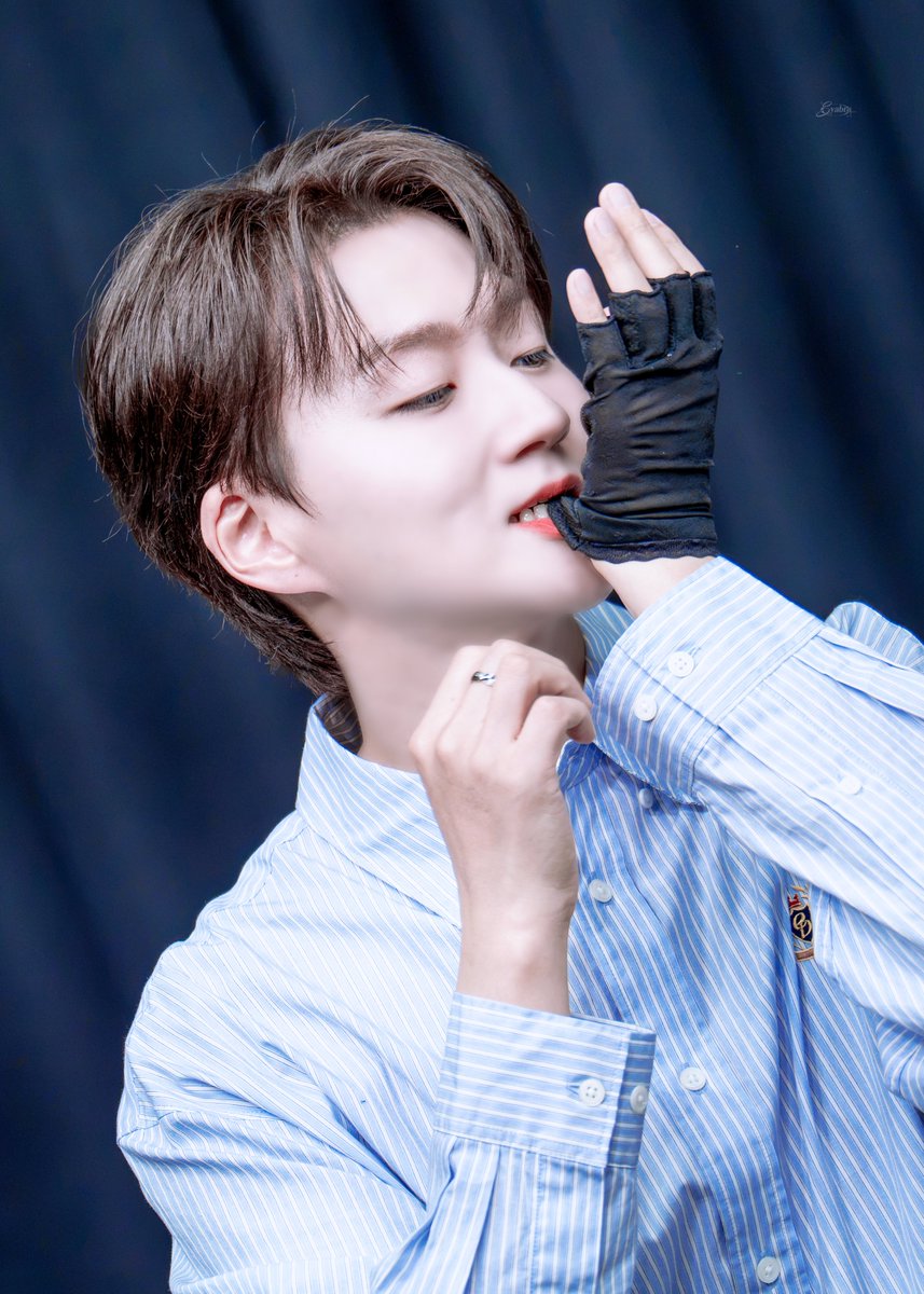 syabto1's tweet photo. 260923 제이제이 뮤즈 팬사인회 - 조민규

크롭 ₍ˆ ̳ᓀ⩊ᓂ ̳ˆ₎ꪆ

#조민규 #CHOMINGYU #포레스텔라 #forestella https://t.co/GIH7T6oM1h