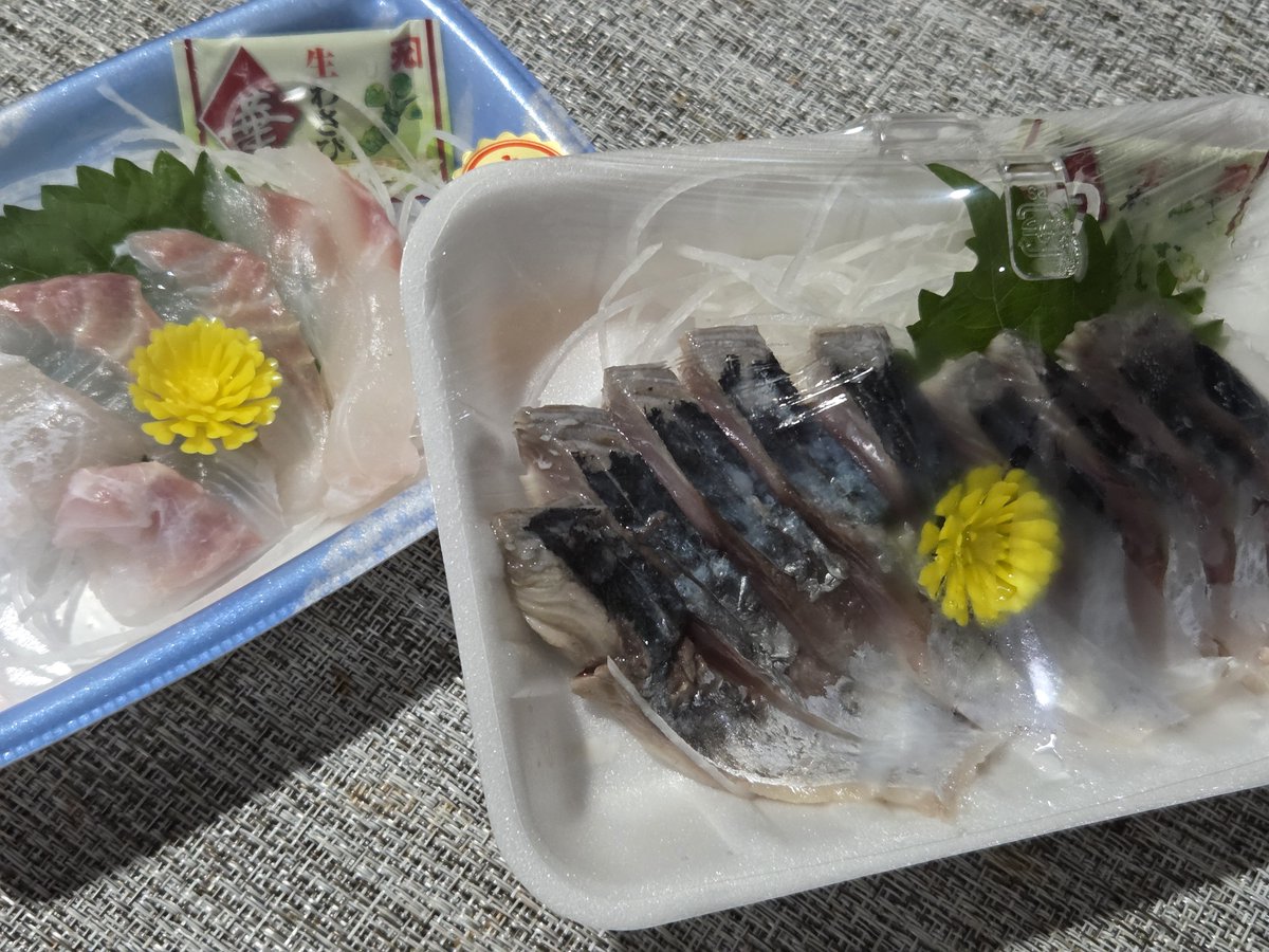 ozcohandpaint's tweet photo. 珍しく金曜日に泉銀さんへ🐟
明日からのサニスパたけちゃん生マスタードポップアップよろしくお願いいたします！のご挨拶🙇‍♀️
と自家製〆鯖を目的に😍
めちゃくちゃ脂が乗った〆鯖！そして前回美味しかったセンネンダイをリピート👍
美味しくいただきます🙏
#泉銀
#浦安
#生マスタード
#サニースパイス https://t.co/hLX8h0hPom