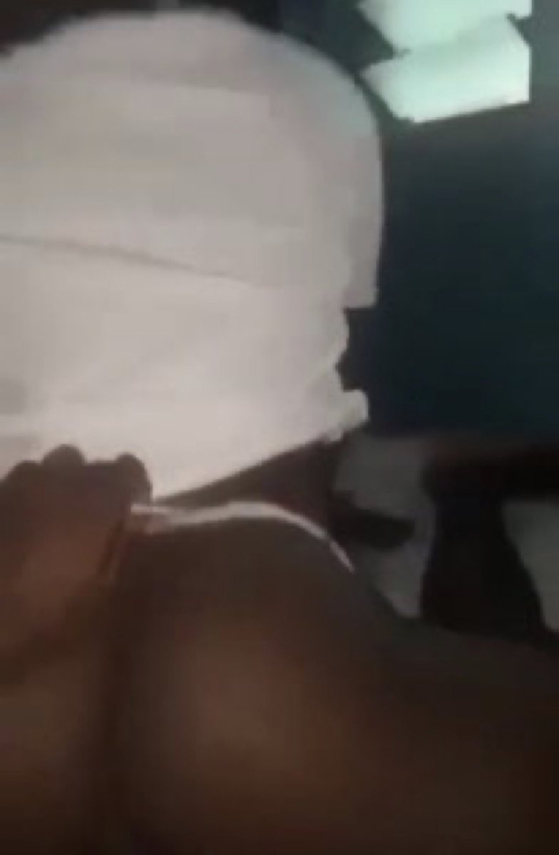 Vxebo_'s tweet photo. When I saw her azigi video i nearly cried😭💔
A very young girl and grown men has destroyed her future
Now all her leaks are all over the internet 😖😖 https://t.co/u2s0MFlEhv