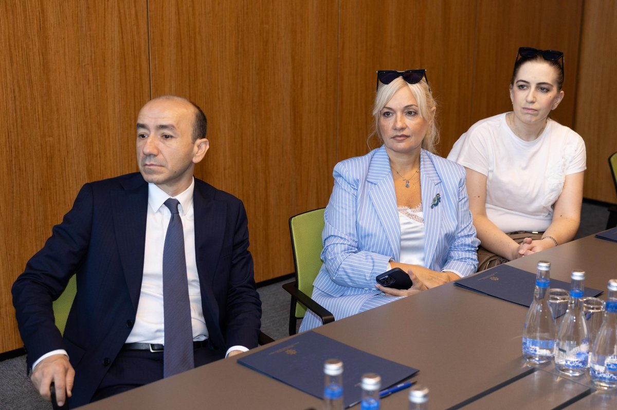 dostagentliyi's tweet photo. Ölkəmizdə səfərdə olan Bosniya və Herseqovinanın Federal Pensiya və Əlillik Sığortası Qurumunun nümayəndə heyəti DOST Agentliyini ziyarət edib.

Görüş zamanı ikitərəfli əməkdaşlığa dair fikir mübadiləsi aparılıb.

↪️ https://t.co/LHVBfbhbko

#ƏƏSMN #DOSTAgentliyi #DOSTMərkəzi https://t.co/ipI4al0NFn