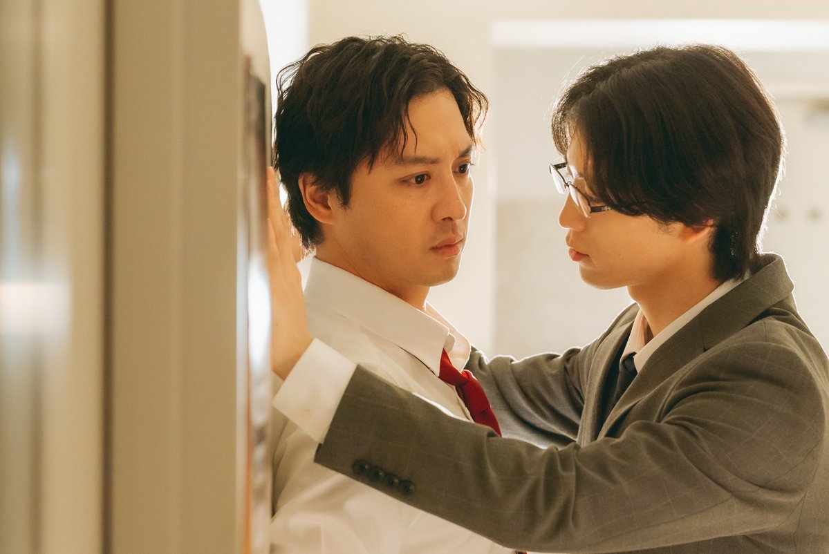 abc_mgzn's tweet photo. 「俺とも1回試してくださいよ」多古井（渡部秀）は、後輩・大前田（小方蒼介）に強引に迫られ…　【キスあと】最終話あらすじ

#キスは捜査のあとで
＃DutyFirstKissLater

👇すれ違ってしまった🧂🐙恋の行方は…！？👇
https://t.co/zkiSRq9EmQ https://t.co/hc7pf200PT