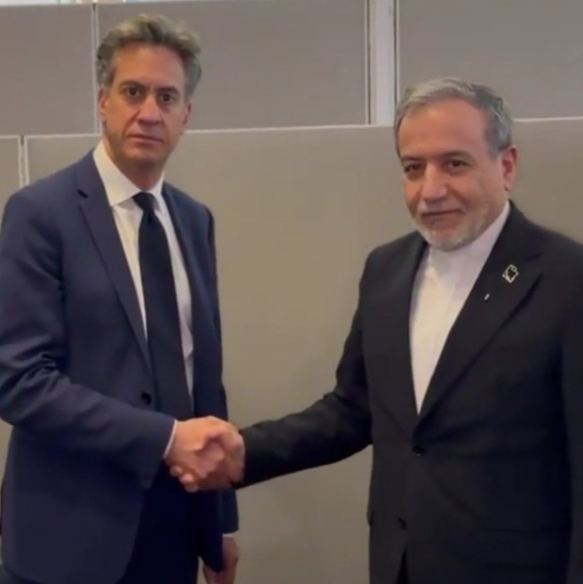 koshercockney's tweet photo. Ed Miliband shaking hands with the world’s largest sponsor of terrorism.

Evil. https://t.co/DlTnczHBts