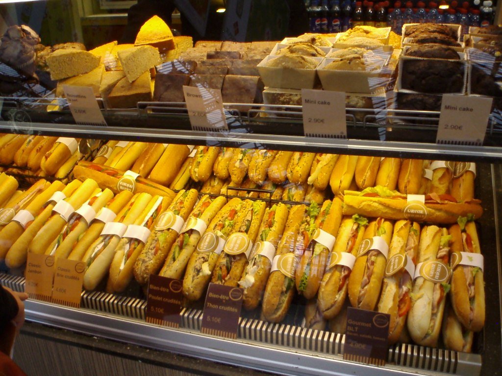 Robert__R2D2's tweet photo. @TheNatGB Only 1 way to solve this, put all items behind the counter!

In problem locations, simply remove self pick, increase size of counter &amp; employ more cashiers from the recovered losses..

Put all food, hot or cold, behind the glass counter, we have to pay at the counter anyway... https://t.co/956QKK7unw
