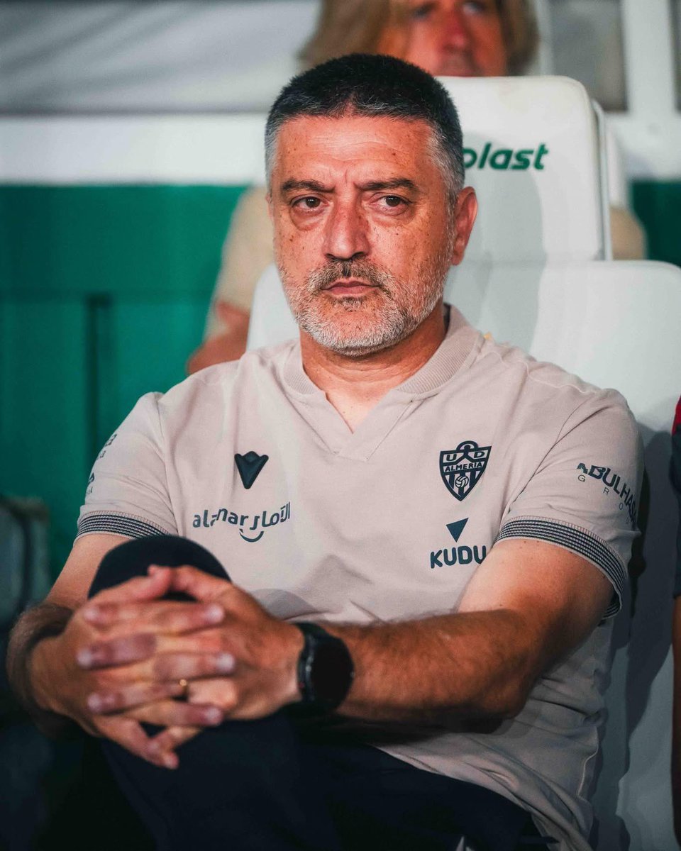 Javigoon_'s tweet photo. 🗣️ García Pimienta, sobre Sergio Arribas:

«La charla que tuve con él fue profunda, pero se queda entre nosotros. Es un encanto de persona e hizo una gran temporada. Está centrado en el Almería.

«Me sorprende que no hayan llegado ofertas. Esto del fútbol es impredecible» https://t.co/lffFrax4dT