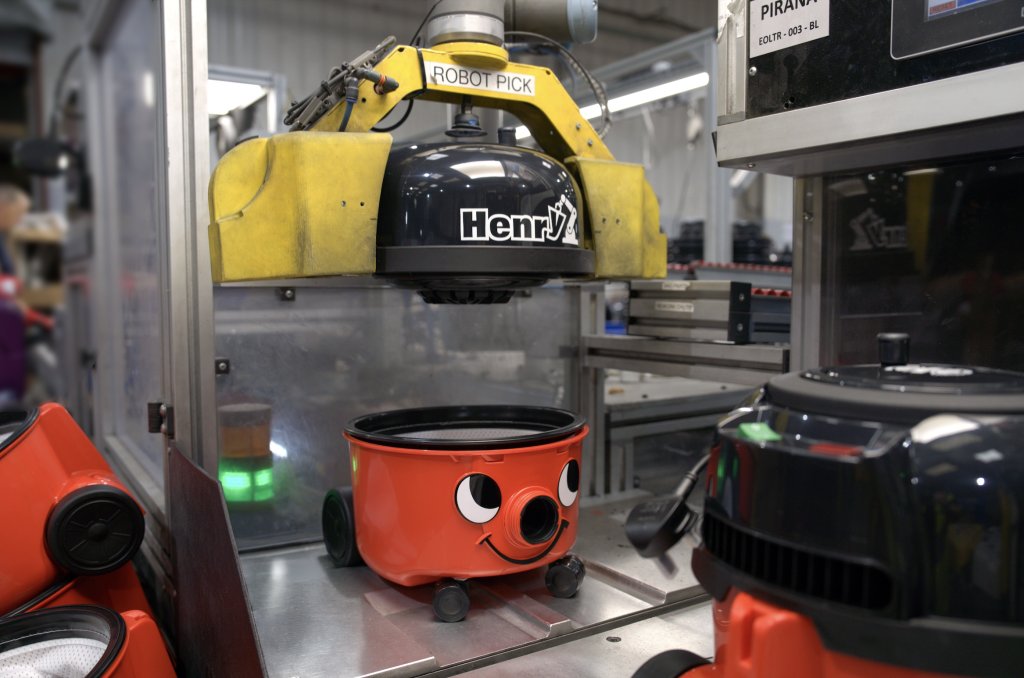 Jefferson_MFG's tweet photo. 🇬🇧 £85 MILLION UK MANUFACTURING INVESTMENT! 

British manufacturer Numatic International, best known for its Henry and Hetty vacuum cleaners, is investing more than £85 million in Somerset to expand production and develop new products.

The investment in the Chard manufacturing hub includes its ongoing 24,500m² expansion, which incorporates a newly opened research and development centre of excellence, a state-of-the-art 8,000-pallet global distribution centre due to be completed in spring 2027, and significant investment in self-generated renewable energy.

Designed, engineered and made in Britain, Henry is the UK’s best-selling domestic vacuum by volume, with over one million units produced every year, and one in four households owning the friendly face of cleaning. Since its launch in 1981, more than 20 million Henrys have been produced.

Founded in 1969 by Chris Duncan, Numatic International employs over 1,200 people and exports its products to more than 100 countries across the world. #UKmfg