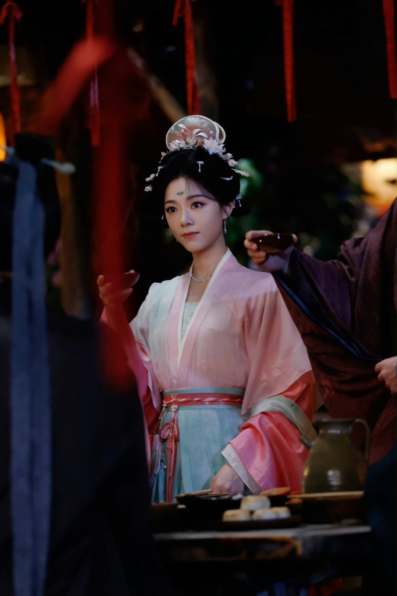 randmpersonjk's tweet photo. 2026.09.25
zjm studio | Weibo
#AJourneytoGlow 🍃

A distant greeting from Tingyu

#ZhaoJinmai 🌾 #赵今麦 https://t.co/B0RCHRLLQy