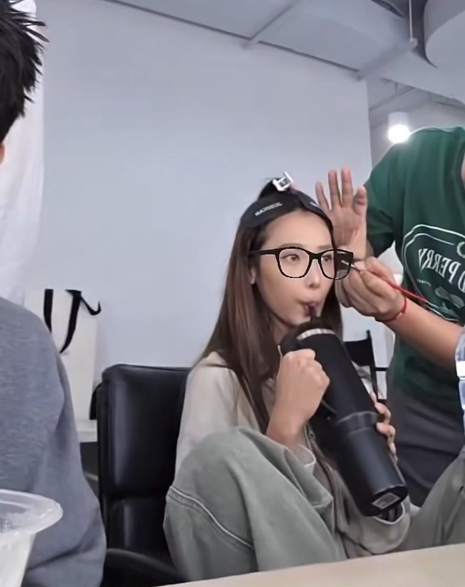 Meiliynty's tweet photo. แล้วดูฟีมนั่ง 5555555555
#filmracha

(ขอบคุณพี่เตค้าบ ได้เห็นหน้าฟีมแน้ว5555) https://t.co/O0k47eoikG