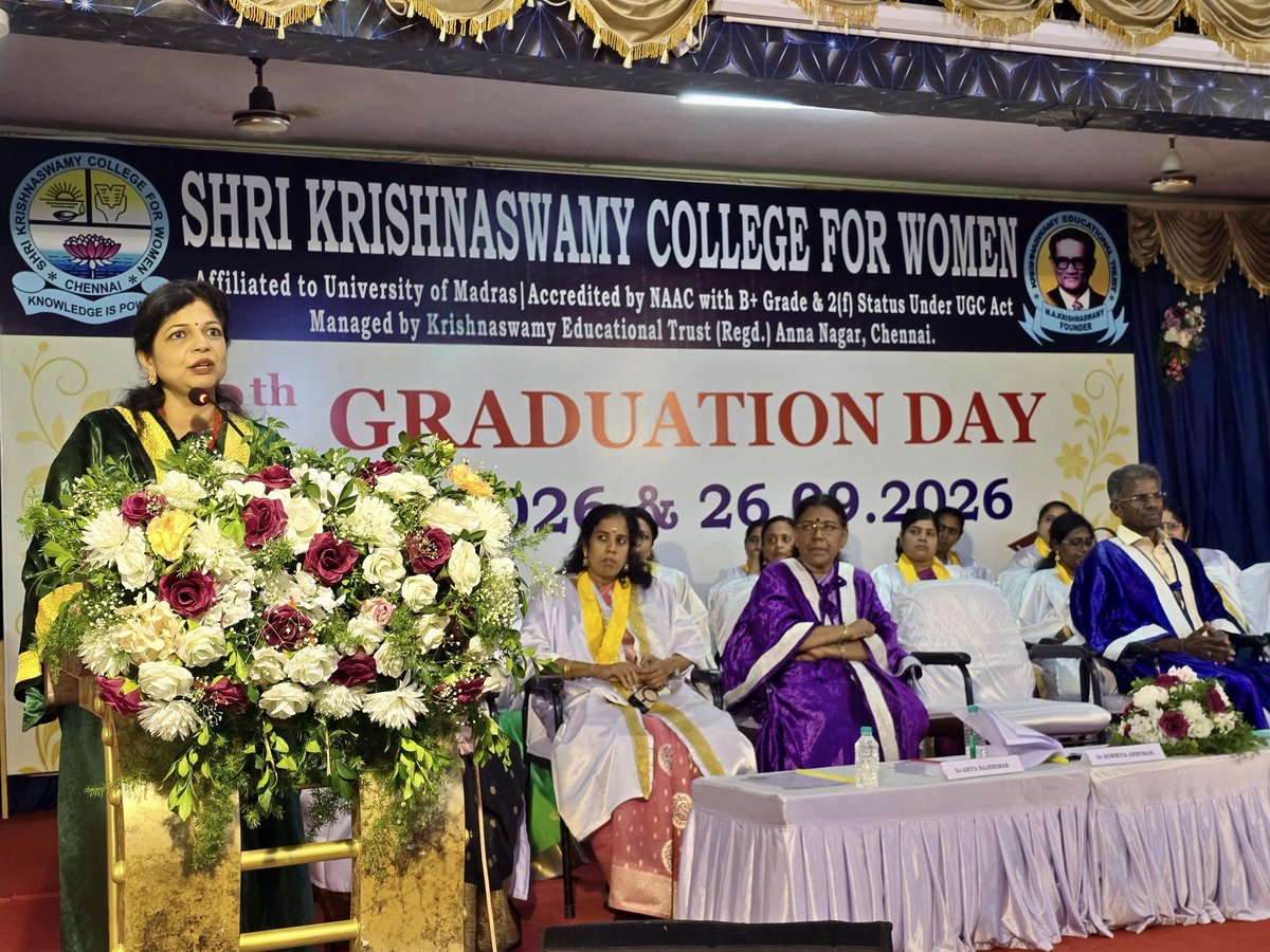 Sowmiyanbumani's tweet photo. சென்னை அண்ணாநகர் - ஸ்ரீ கிருஷ்ணசுவாமி மகளிர் கல்லூரியில் நடைபெற்ற 13-ஆம் ஆண்டு பட்டமளிப்பு விழாவில் பங்கேற்று சிறப்பித்த போது.! https://t.co/plATPhpCLp