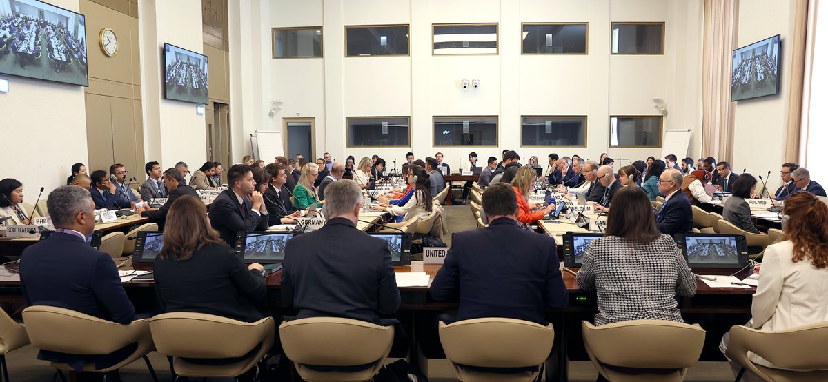 usmissiongeneva's tweet photo. Over 50 countries joined a 🇺🇸-hosted consultation on a UN First Committee U.S. resolution on non-proliferation, arms limitation, and disarmament obligations. DPR Taylor urged support, stressing compliance is essential for regional and global peace, security, and stability. https://t.co/yqJCcJslgH