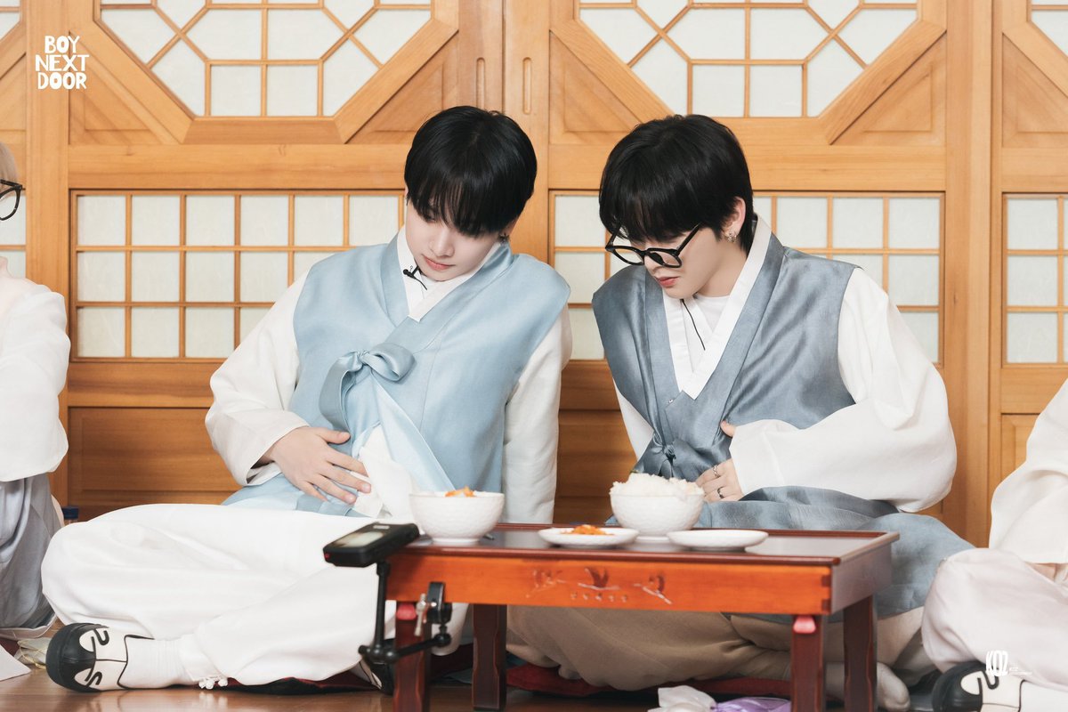 sol611004's tweet photo. 탯재

⠀⠀⠀⠀⠀⠀⠀⠀⠀⠀⠀으엌...
⠀⠀⠀⠀⠀⠀⠀⠀테사나 나 배 봐바
⠀⠀⠀⠀ ⠀⠀⠀너무 많이 먹었나바

⠀⠀⠀⠀⠀⠀⠀⠀⠀⠀⠀⠀⠀  ⠀⠀⠀⠀⠀⠀저도요
⠀⠀⠀⠀⠀⠀⠀⠀⠀⠀⠀⠀⠀  ⠀⠀⠀⠀근데 뭐 어때요
⠀⠀⠀⠀⠀⠀⠀⠀⠀⠀⠀⠀  ⠀⠀⠀형은 많이 먹어도 돼요
⠀⠀⠀⠀⠀⠀⠀⠀⠀⠀⠀⠀⠀⠀⠀⠀⠀홑몸도 아니면서

⠀⠀⠀⠀⠀⠀     ⠀⠀⠀⠀웅..ᡣ𐭩
⠀⠀⠀⠀⠀테사나 나 저것도 먹고 싶어

⠀⠀⠀⠀⠀⠀⠀⠀⠀⠀⠀⠀⠀⠀⠀⠀⠀⠀⠀잠시만요
⠀⠀⠀⠀⠀⠀⠀⠀⠀⠀⠀⠀⠀⠀⠀⠀따뜻한 걸로 줄게요