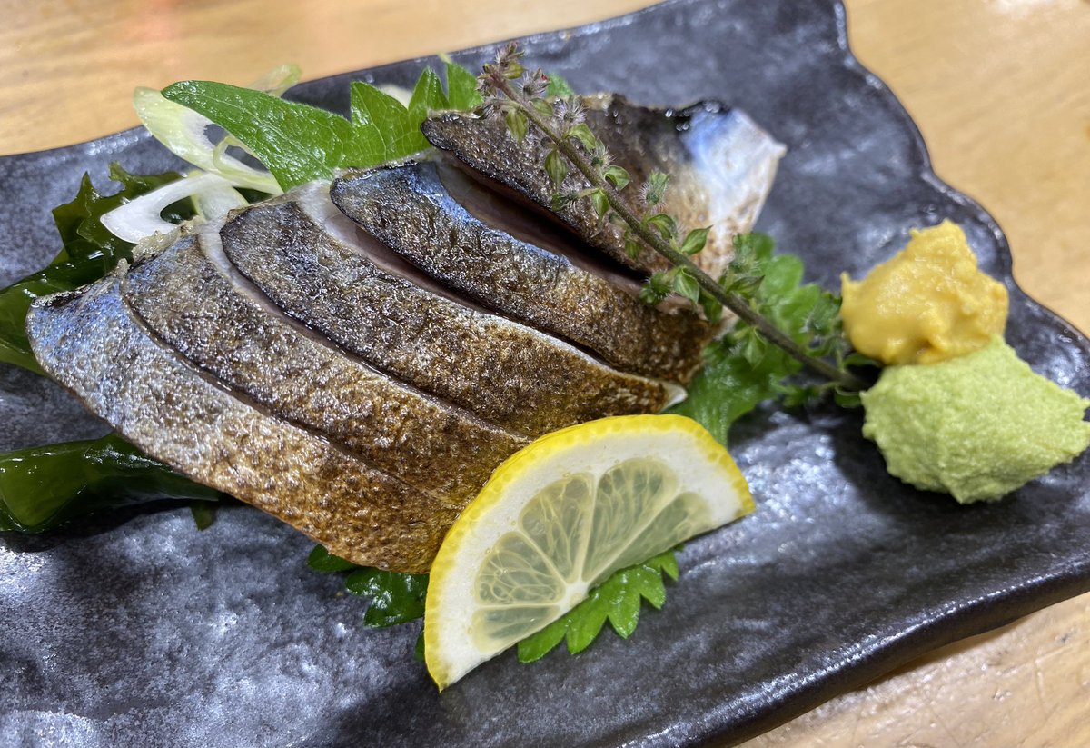 hideh06's tweet photo. さて…、居酒屋です❗️

加賀屋　御徒町にて、
焼き鳥、炙りシメサバ、マルエフ瓶ビールで乾杯🍻です！
#晩酌
#居酒屋
#ビール
#マルエフ https://t.co/n3asX9jKM6
