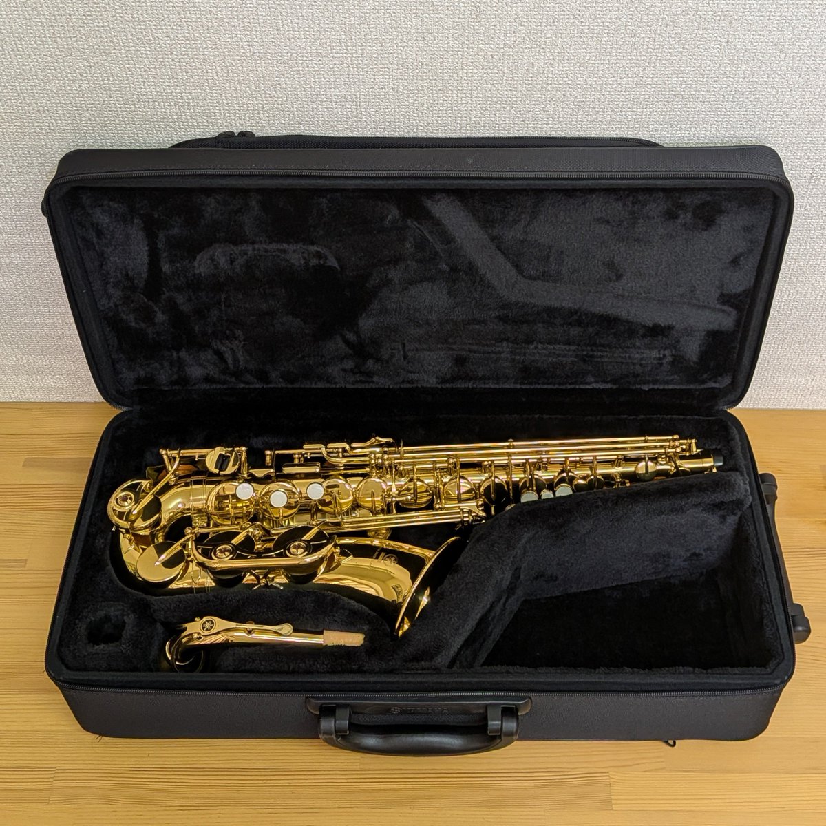 inoue_gakki's tweet photo. 中古管楽器情報 #saxophone .。
ヤマハ アルトサックス YAS-380
全分解管体洗浄、全タンポ交換ほか、丁寧にメンテナンス実施しております。動作機能良好。Made in Japan。ケース含め使用感少なめの美品中古です😁
▷https://t.co/T5HY7n5hki https://t.co/5PysS7uGz7