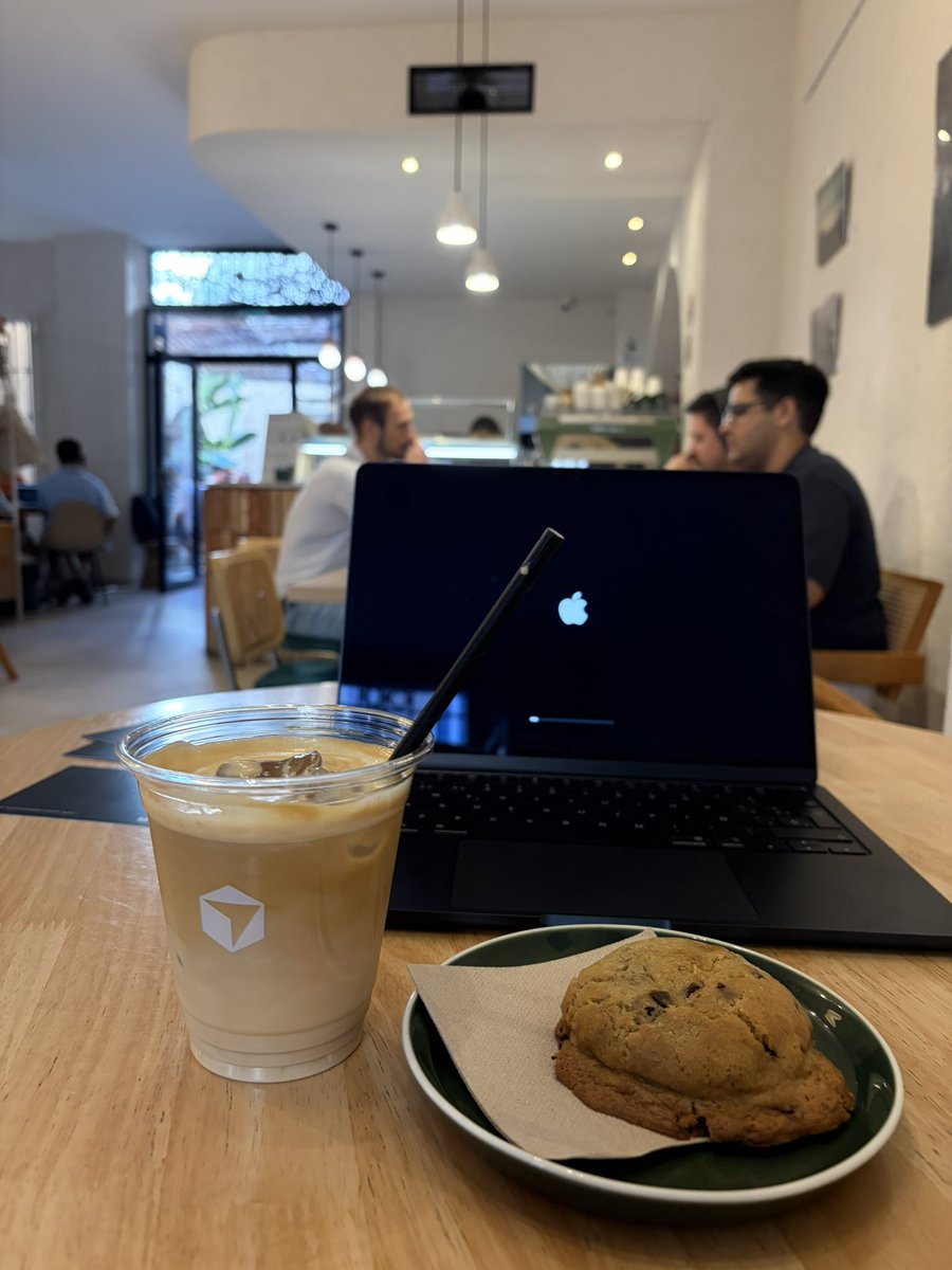 fildotai's tweet photo. 📍Café Cursor Valencia https://t.co/xqv3XMPmwO