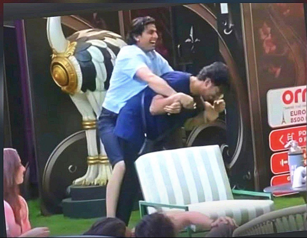 Lmn_Pods_'s tweet photo. #Gullu don’t be so harsh 😞
#BiggBoss20 https://t.co/b2Ypi7rUkd