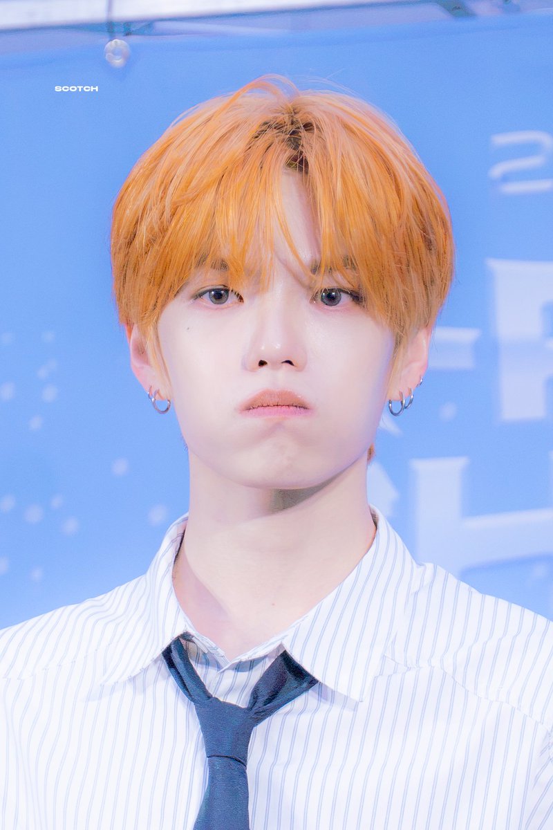 scotchpic's tweet photo. 260924 신촌 버스킹

#계현 #조계현 #GYEHYEON 
#베리베리 #VERIVERY https://t.co/YQcHltAPkZ