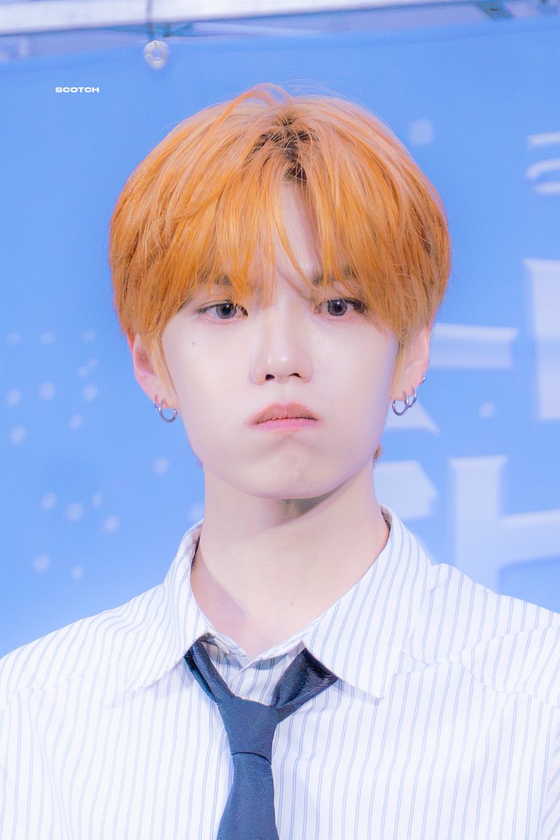 scotchpic's tweet photo. 260924 신촌 버스킹

#계현 #조계현 #GYEHYEON 
#베리베리 #VERIVERY https://t.co/YQcHltAPkZ