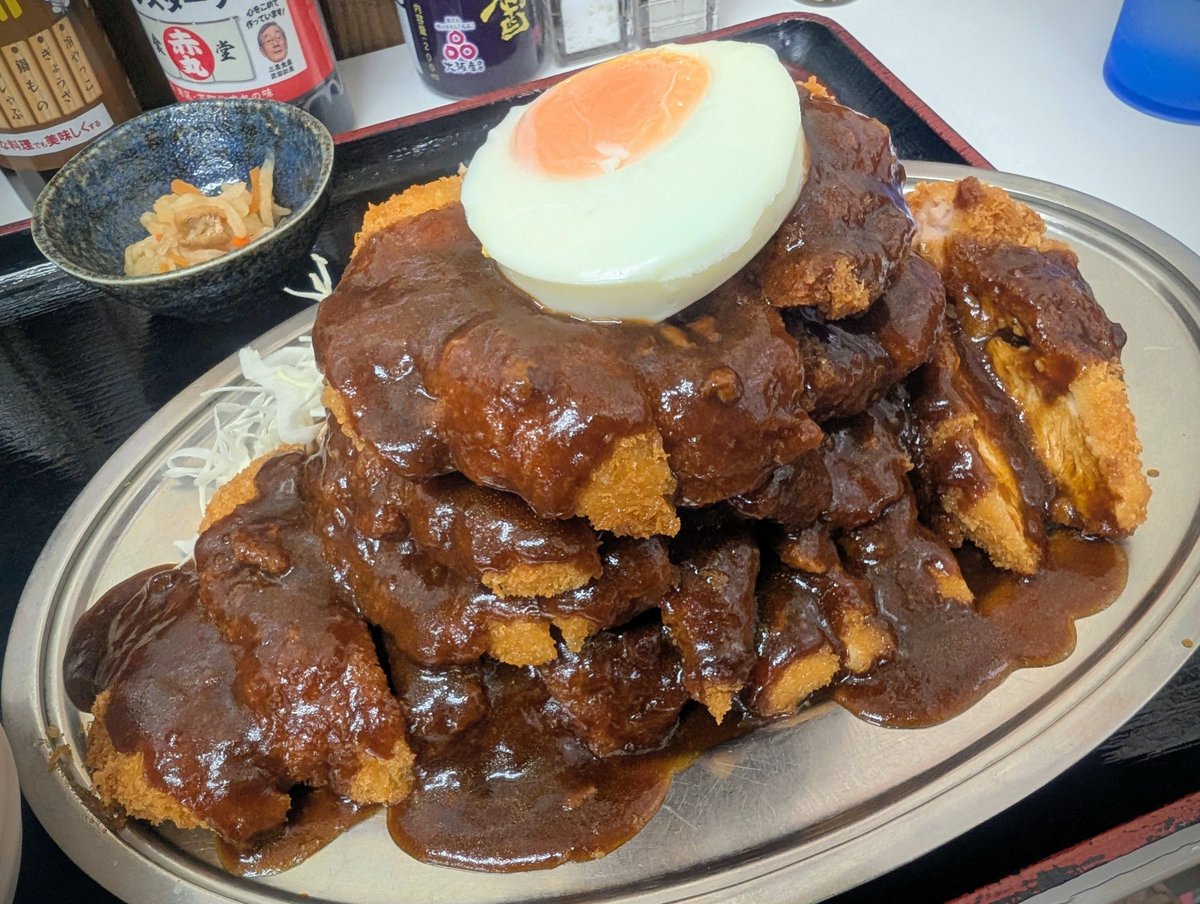 HBK_lx3's tweet photo. 上司に「平野佳寿の引退試合に行かなきゃいけないんです！！」って力説しつつ夏季休暇をもらったので、午前で仕事を切り上げて大阪ドームへ😆
#オリックス
#ありがとう平野さん https://t.co/BnH7zjpTmC