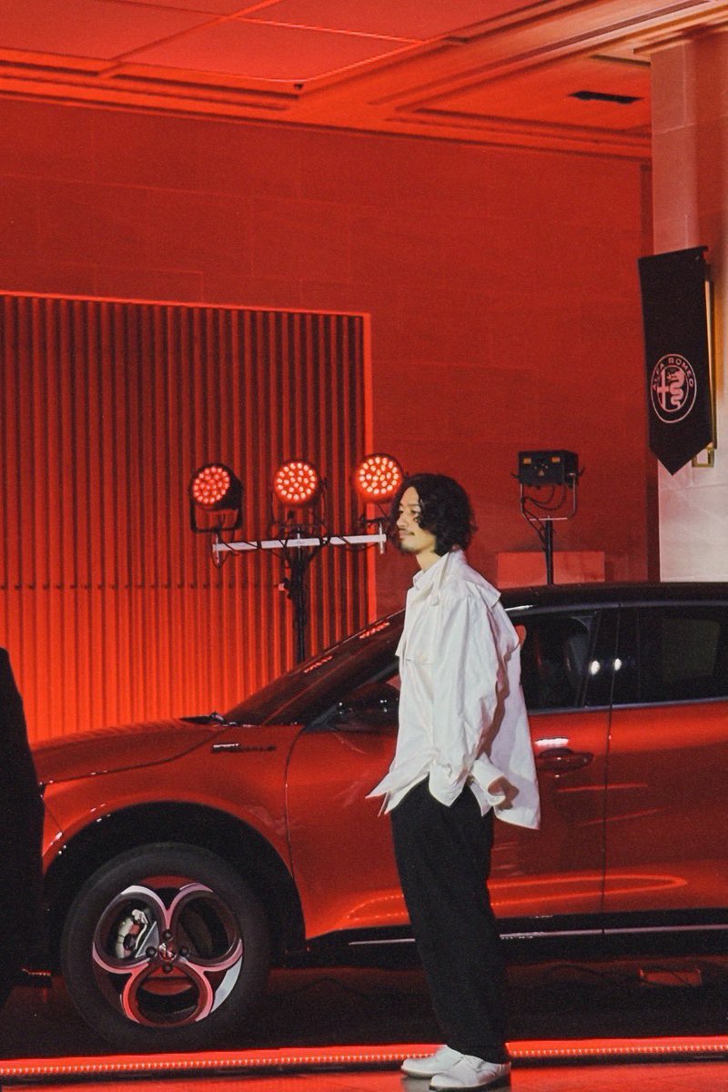staff_bluebear's tweet photo. 【#マネージャーのつぶやき】

昨日は、アルファロメオさんの
イベントに出席しました🚗

アルファロメオの魅力やイタリアの映画など
トークセッションをしました✨

 #斎藤工 https://t.co/3TycCO2cQx