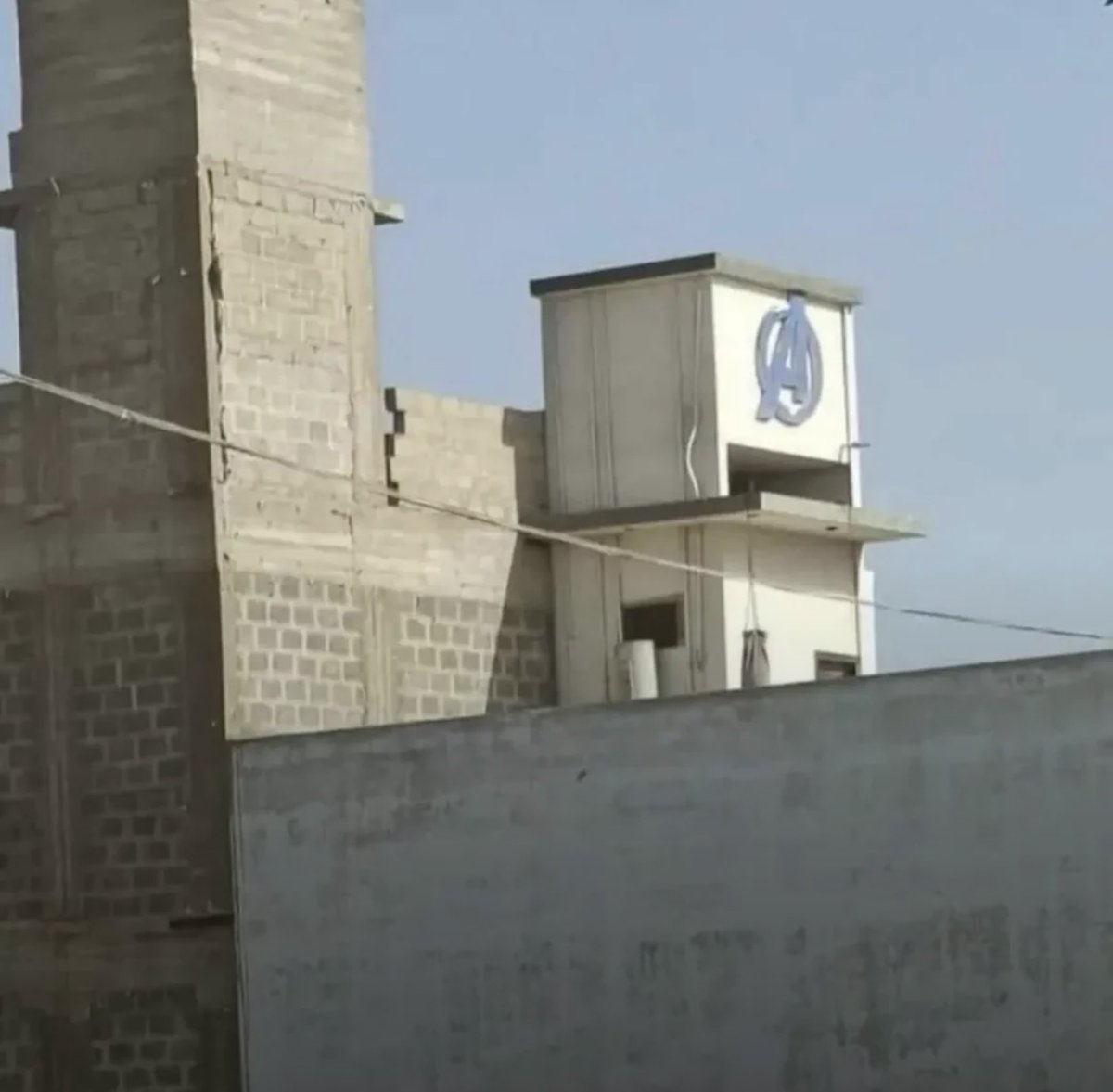 Sam0kayy's tweet photo. Loha Man and Kali Vidhva’s new base in India 😭 https://t.co/6t6qld45hk