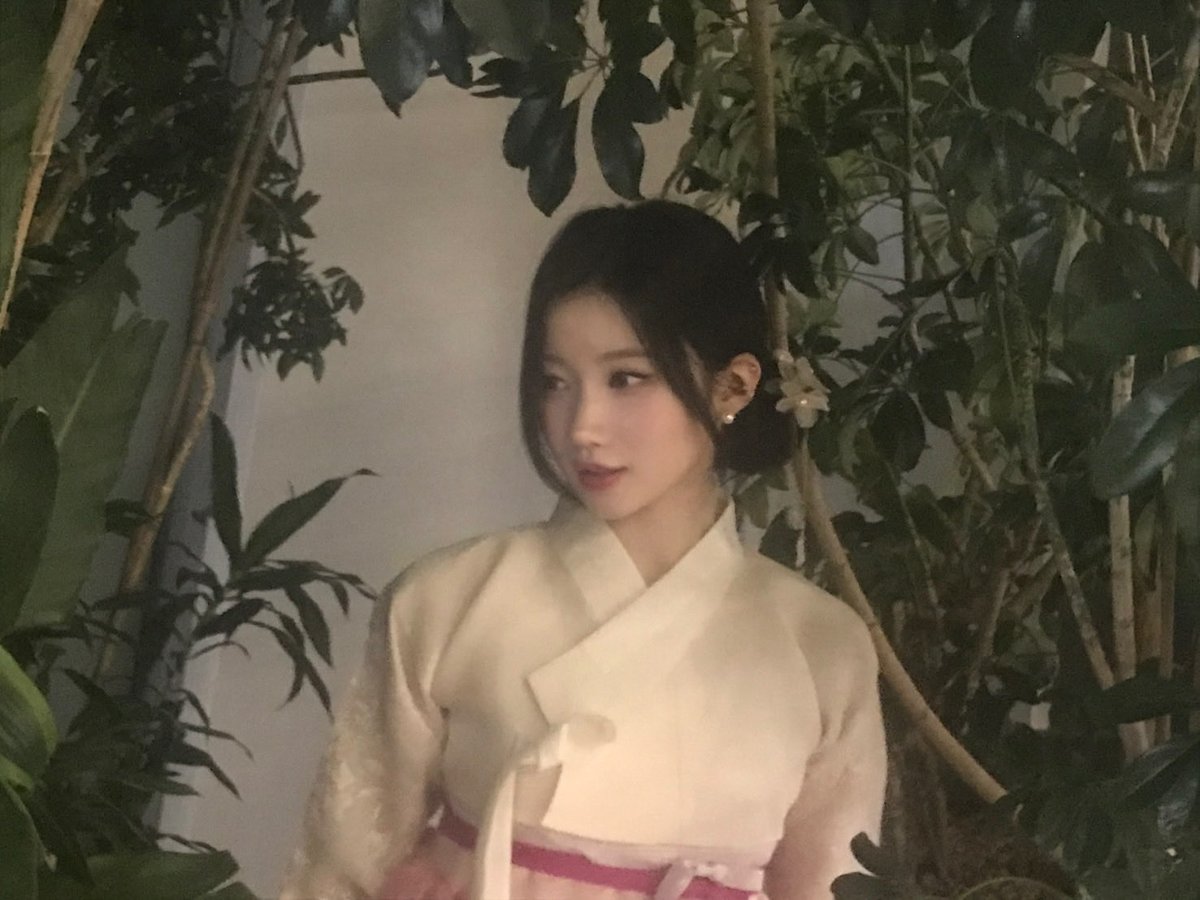 81417bmonya's tweet photo. …
한복쿵 한복쿵 https://t.co/MDAAZCw8PW