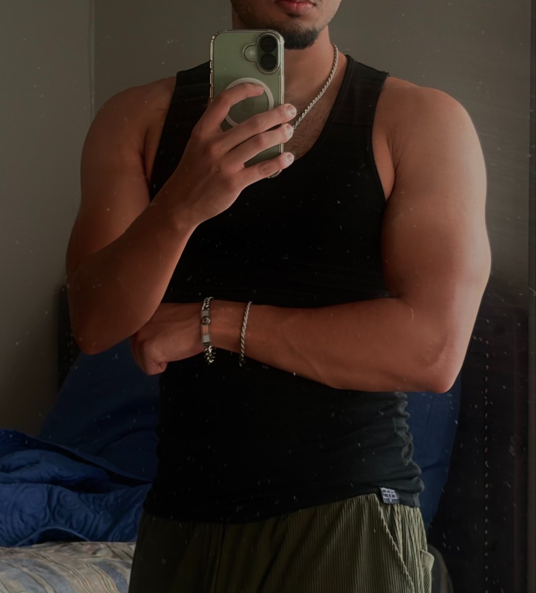 eznitx4's tweet photo. I wish I could have good lighting for once. https://t.co/8rj1kEkNIP