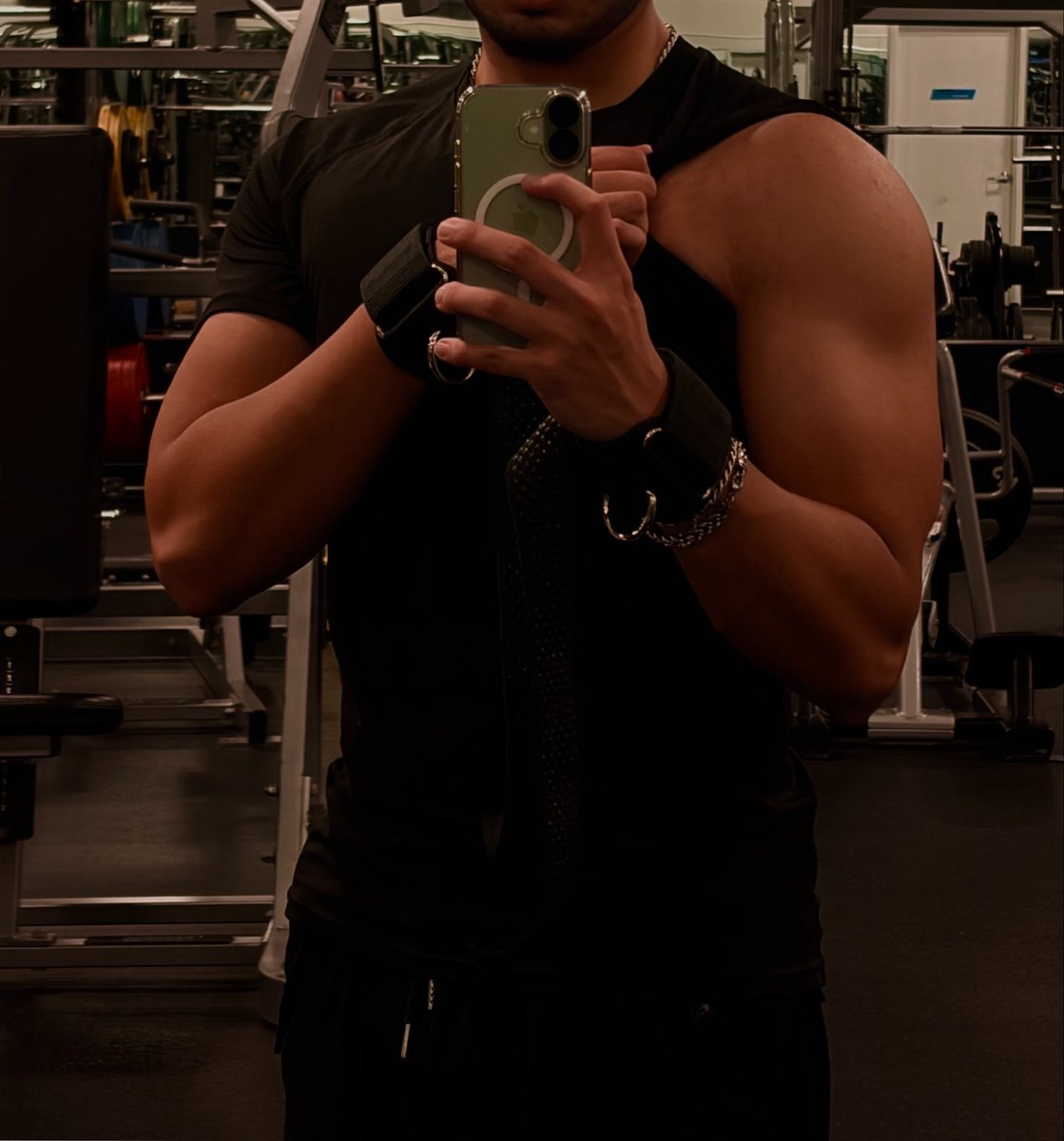eznitx4's tweet photo. I wish I could have good lighting for once. https://t.co/8rj1kEkNIP