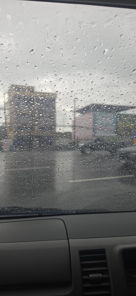 MaxNew16238021's tweet photo. ฝนก็ตกทั้งวันทั้งคืนจริงๆ
ว่าแต่ มีอะไรกันมั๊ย...เดี๋ยวเปียก
#ตราด https://t.co/jmmTXGT2Pw