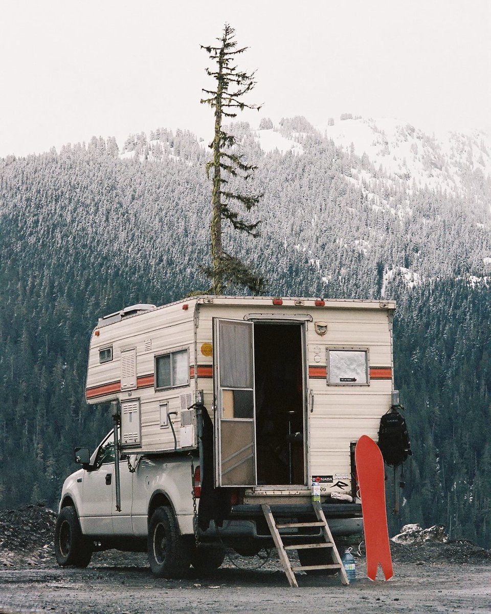 MauricioBao8's tweet photo. @samwhitakery earns respect: rolling in low-key with his beige F-150 and ’90s Okanagan camper, then unleashing a perfectly dialed shred stick to destroy the powder. Father’s Day sale: 20% off the Etsy store. https://t.co/1hvrmM8xLm