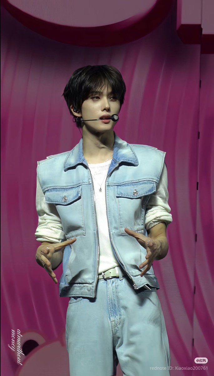 Haec0_'s tweet photo. 진짜 너무 예쁘게 생겼어
존예셔 반짝반짝해.. https://t.co/7ggNoZjpNg