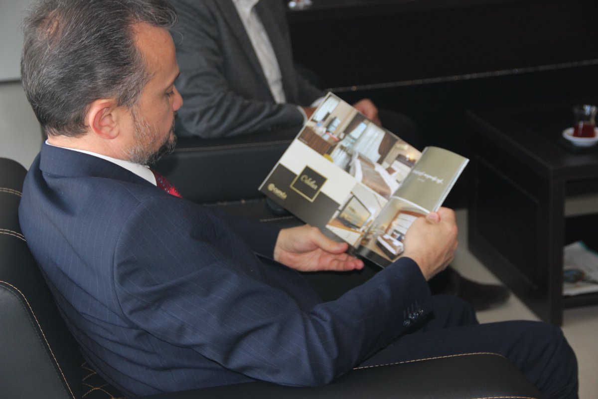 ulusalajans's tweet photo. Sayın Başkanımız İlker Astarcı, Balıkesir Üniversitesi Uygulamalı Bilimler Fakültesi 2026-2027 Akademik Yılı Açılış Dersi programı kapsamında gençlerle bir araya geldi.

Gençlerle gerçekleştirdiği sohbet sırasında Erasmus+ ve Avrupa Dayanışma Programı’nın sunduğu eğitim, hareketlilik, gönüllülük ve uluslararası deneyim fırsatlarına ilişkin bilgi veren Başkanımız, gençleri bu imkânlardan yararlanmaya davet etti.

@balikesiruni  @Bubfa_kurumsal