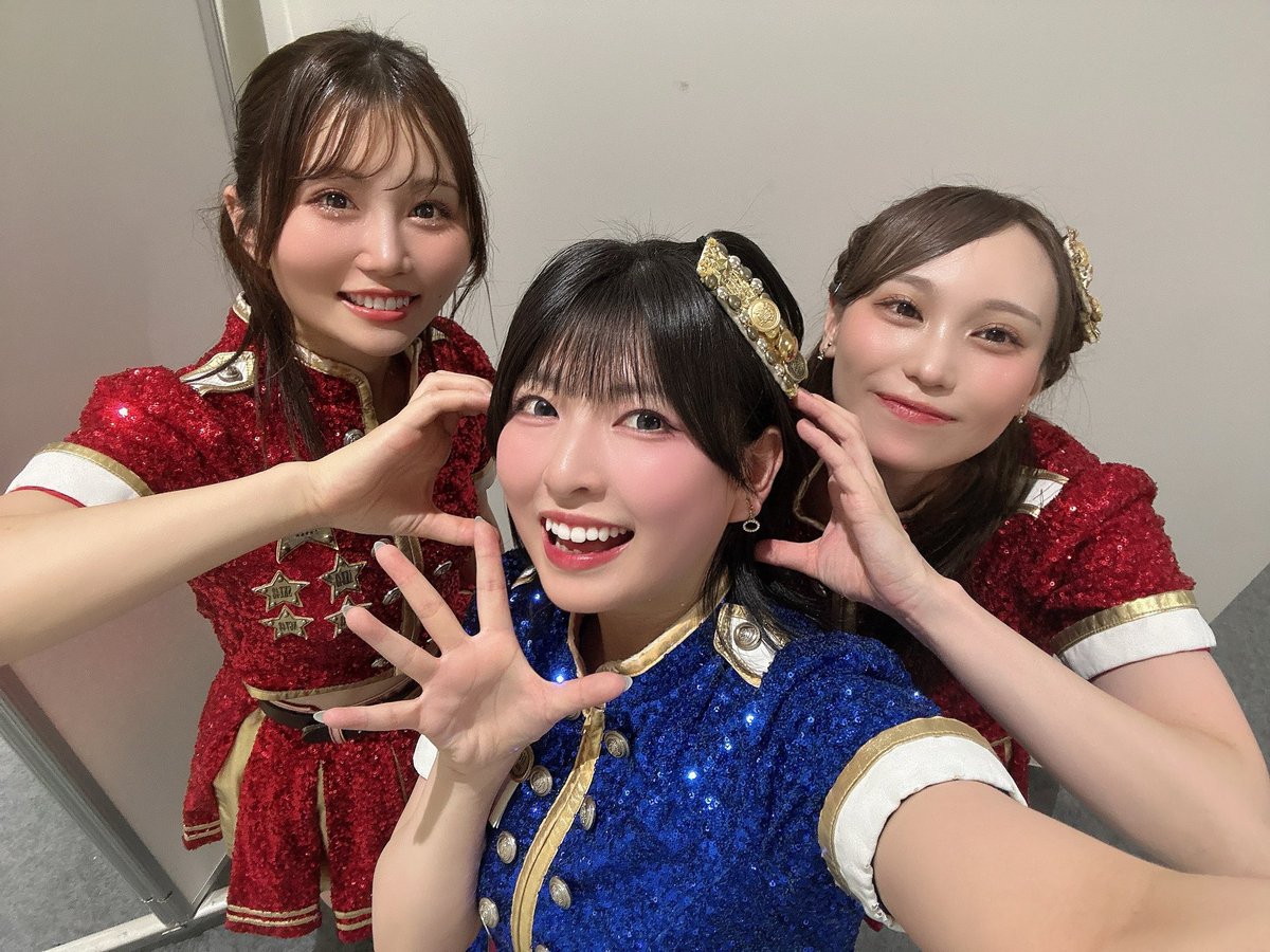 hino_yuiitsu62's tweet photo. 秋吉優花さん 豊永阿紀さん🍊🍊🍊

私が加入してすぐのぴよぴよ時代から、
ずーっとお世話になっている大先輩！🫶🏻

「ぶっ倒れるまで」ご一緒できて感無量でした。
おふたりの歌声を聴くと心が沸き立つ！❤️‍🔥 https://t.co/VAsJp491q3