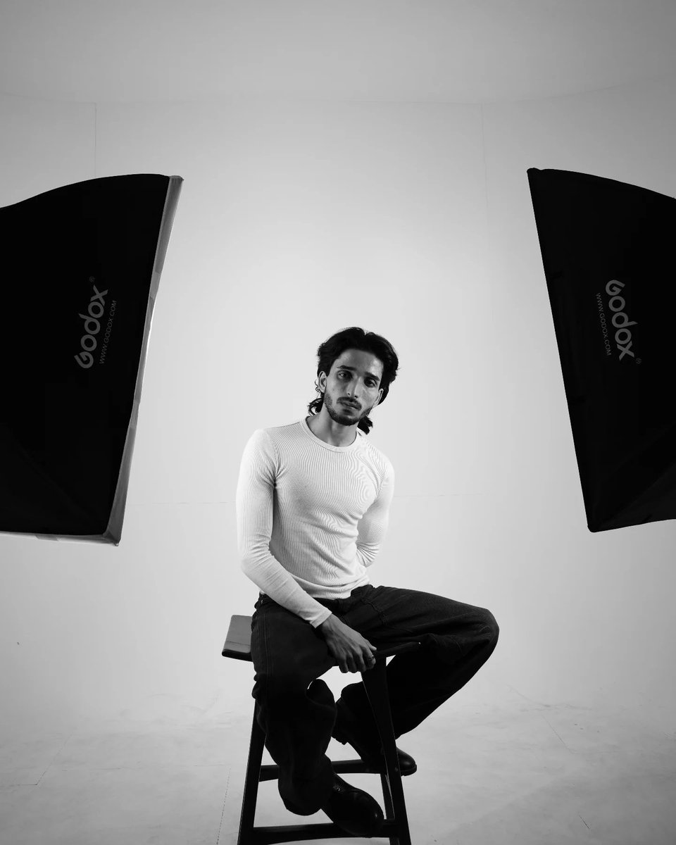CandieWardrop's tweet photo. Every frame tells a story. Portfolio shoots at Social Studio bring your best version to life. https://t.co/7ZqIp8qdds