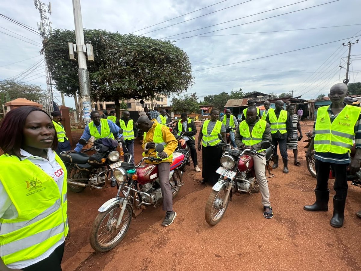 RaisingHopeInt2's tweet photo. 🚨 HAPPENING NOW IN JINJA!

Hundreds of boda boda cyclists are receiving reflective jackets in different parts of Jinja District as part of an initiative by Raising Hope International Friends (RHIF), in partnership with the Ministry of Health, under the CONSA Project.

The initiative aims to promote awareness and uptake of newborn screening for Sickle Cell Disease, while equipping boda boda riders to become visible community champions for early detection, referral, and access to care.

Together, we are taking the message of early screening and prevention closer to families and communities.

#RHIF #CONSA #SickleCellDisease #NewbornScreening #KnowYourStatus #Jinja #MinistryOfHealth #SickleCellAwareness