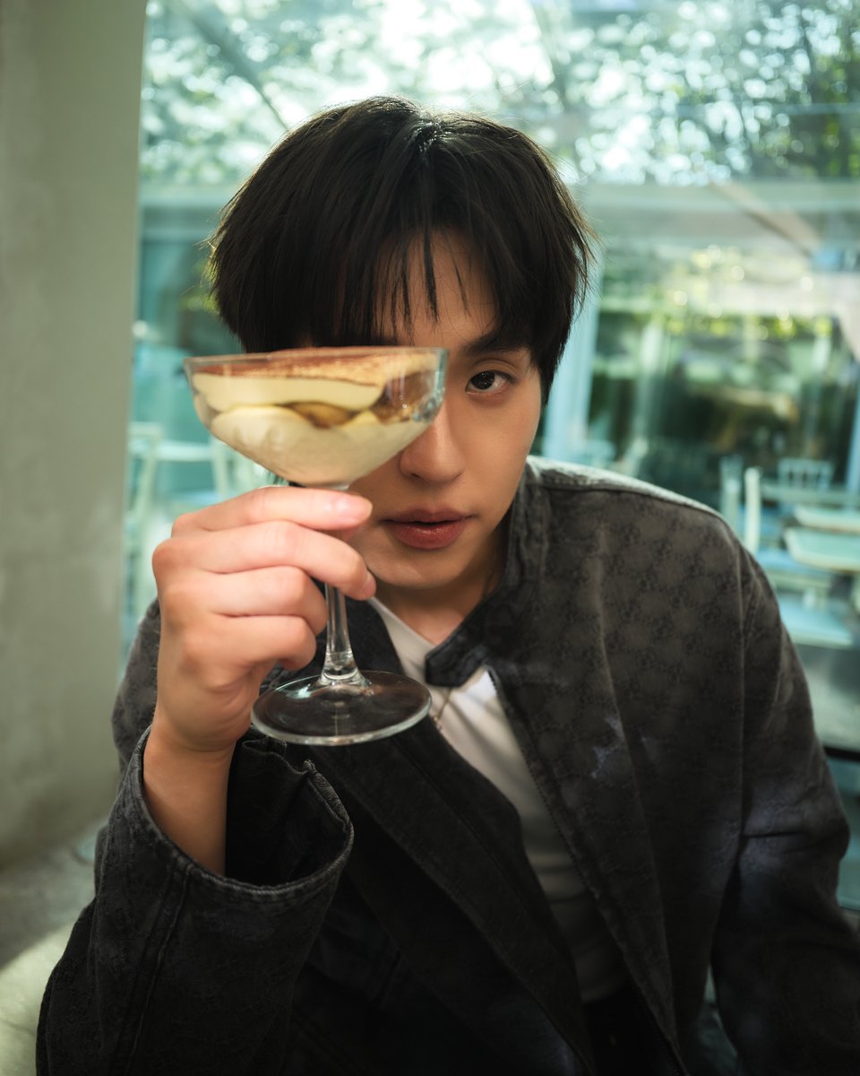 Billkin_Ent's tweet photo. No notes, just taste. 🍸

BILLKIN GLOWING IN MILAN
#GUCCISS27xBILLKIN 
#BILLKINBAGUCCI
#GucciTheStoreShow
#Bbillkin 
#Gucci @gucci https://t.co/ZY5Q63ccXt