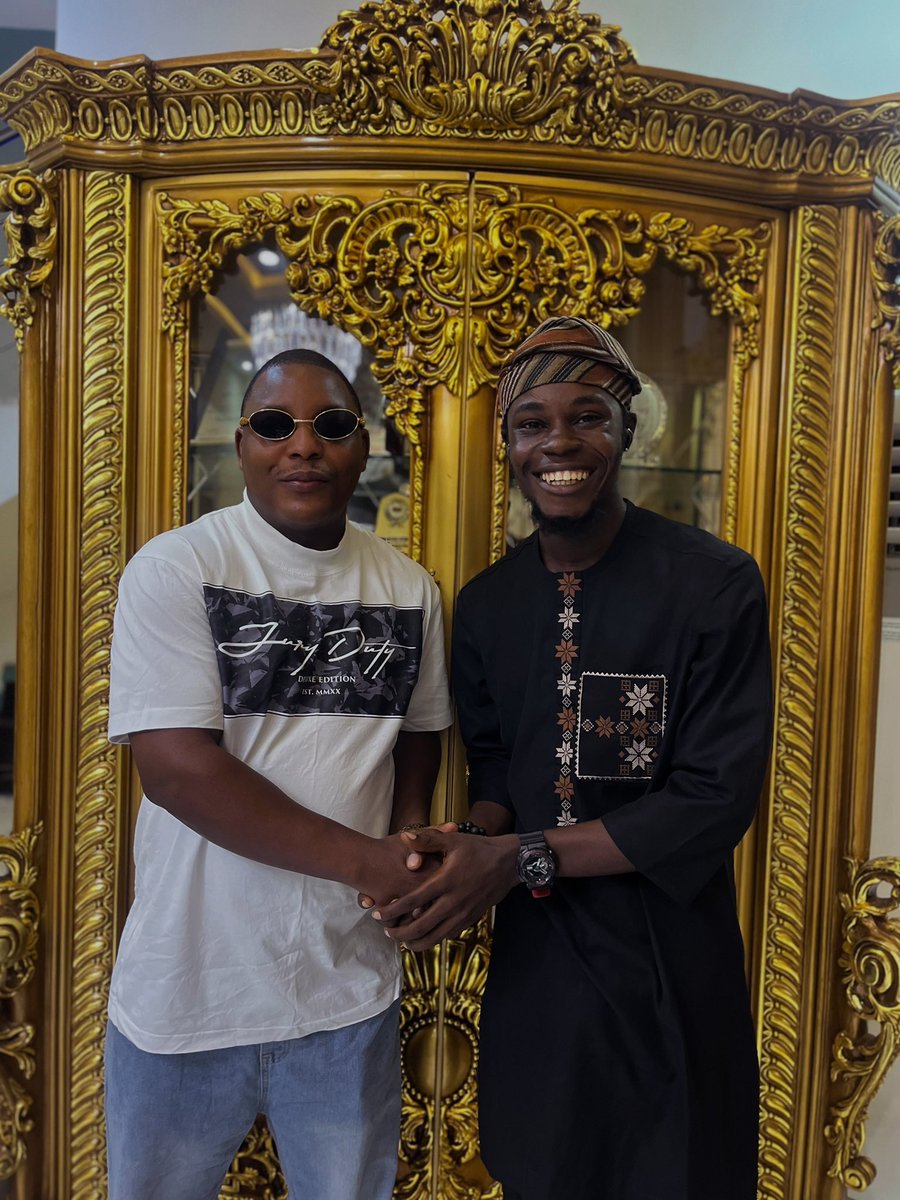 visitmas's tweet photo. A MULTI BILLION NAIRA PICTURE 
VISITMAS x CEO COPACAPANA 

DREAMS DO COME TRUE 
Read the slides >>> https://t.co/cZAaF2Mc7i