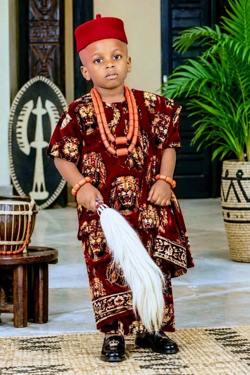 Penubeauty919's tweet photo. The odugu of his time https://t.co/g9KIgcivI2